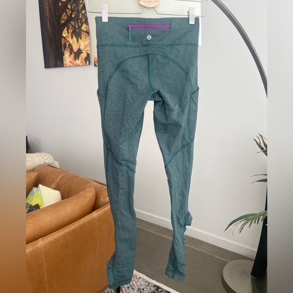 Lululemon Speed Tight IV - Picture 5 of 6